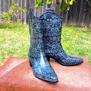 CAPELLI of NEW YORK RAINBOOTS  BOOTS  2” Heel Size 9  Black GUC